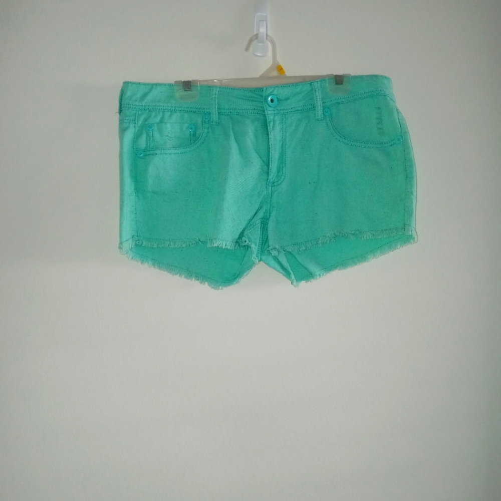 Dollhouse Size 15 jean shorts